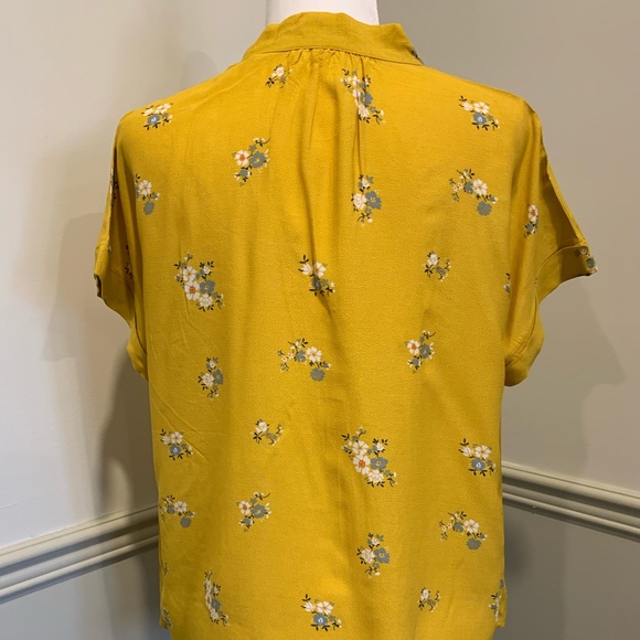 Gap Short Sleeve VNeck Floral Blouse - Picture 5 of 7